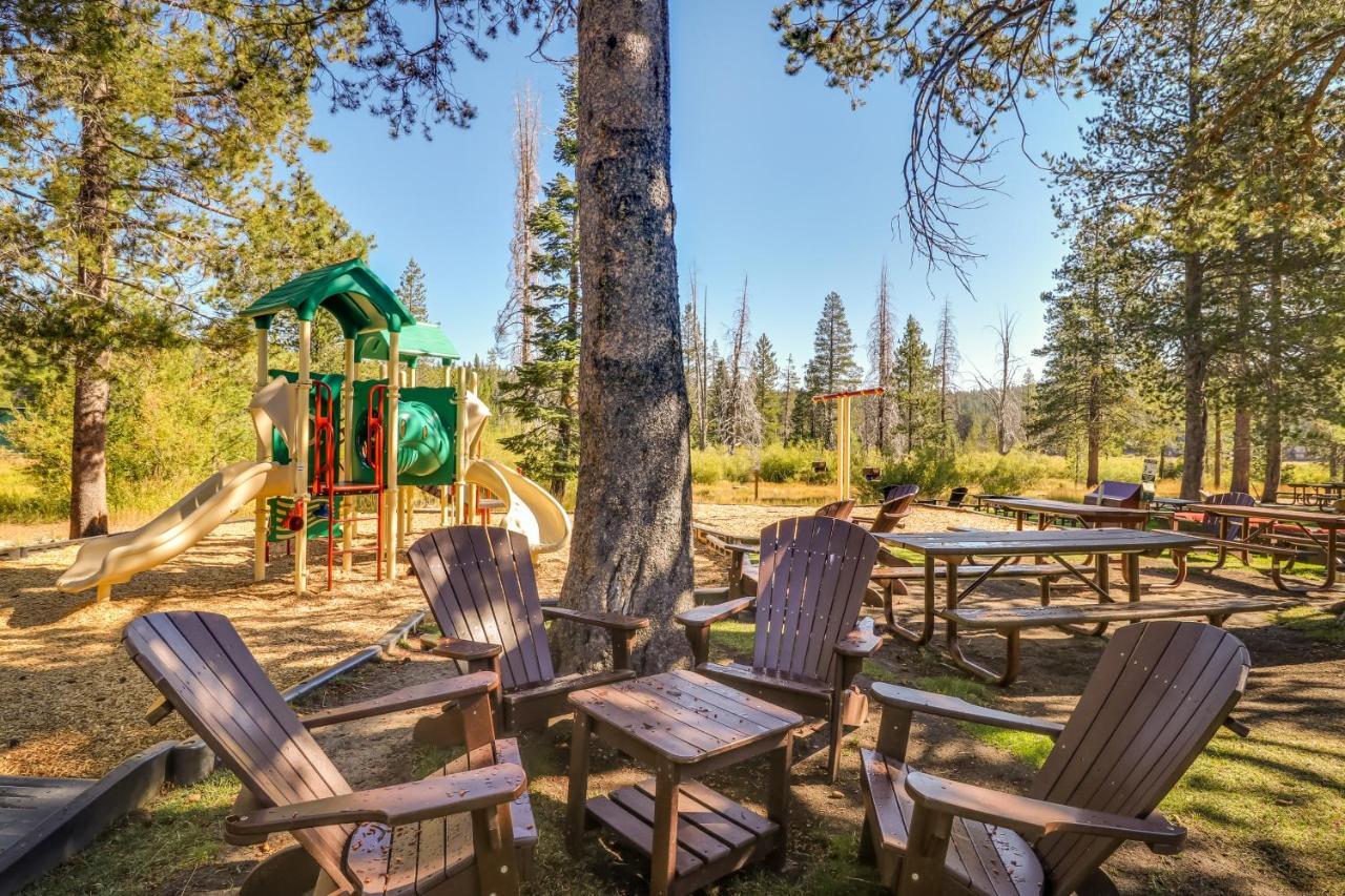 Вилла Tahoe Donner Tree House Retreat Траки Экстерьер фото